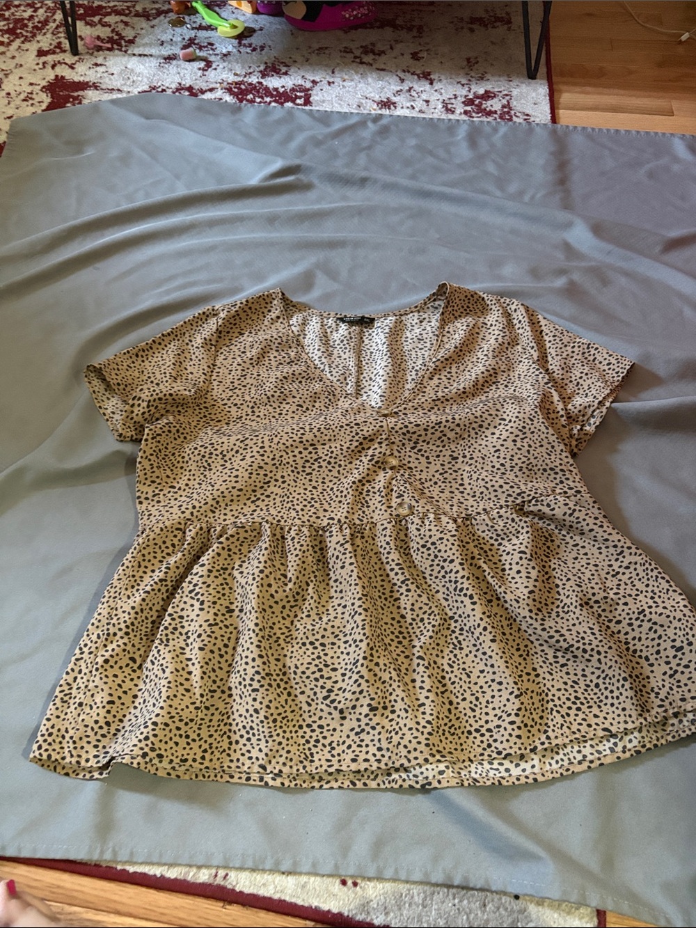 3 Animal Print V-Neck Blouses - Beige & Rust Leopard - Picture 3 of 5